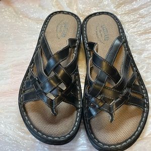 Ladies east land sandals